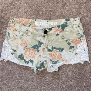 MOSSIMO - Tan & Salmon Floral Print Shorts